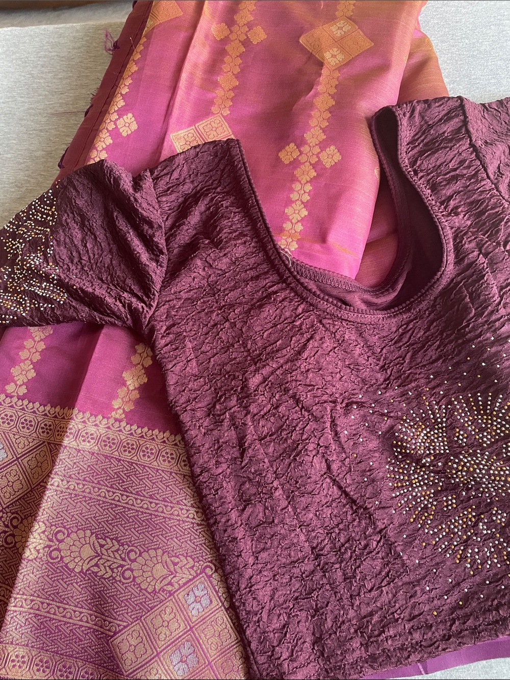 Elegant purple color Women's saree with blouse